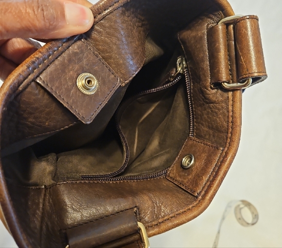 YSL Messenger Bag - EUC - Picture 4 of 8